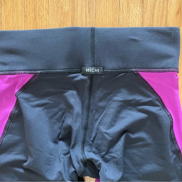 MICHI Hydra Crop Color Block Mesh-Panel Legging - XS - Picture 8 of 9